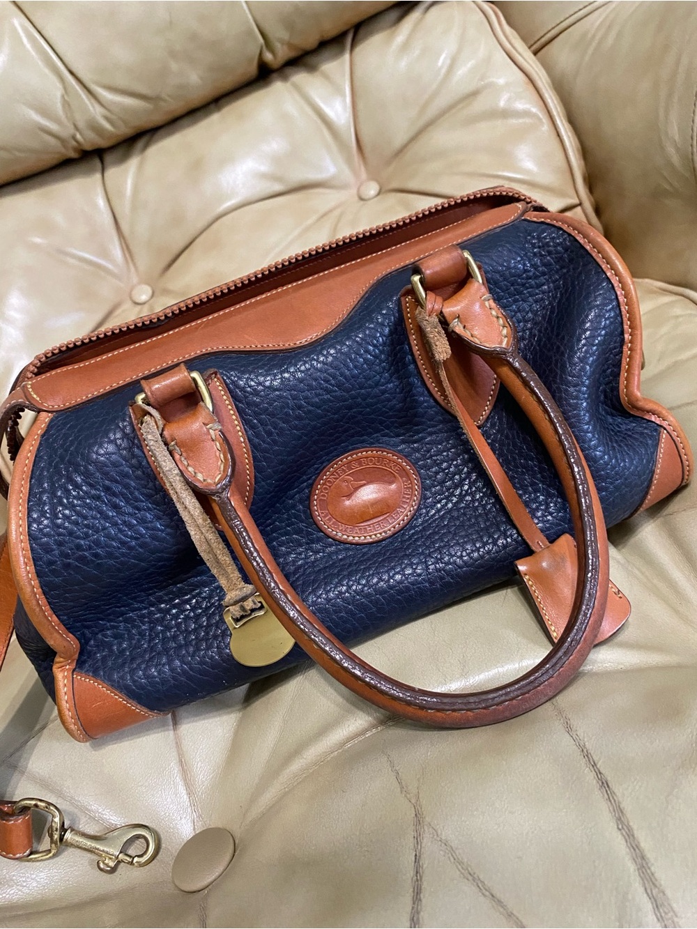 Vintage Navy Dooney & Bourke Gladstone Satchel w/Lock AWL Leather Doctor - Picture 16 of 16